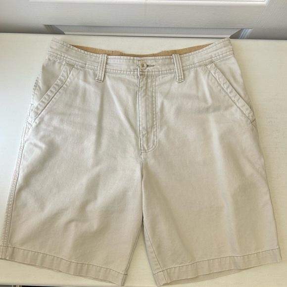 Old Navy Men's Flat Front Chino Shorts Loose Fit Beige Size 33 - Picture 14 of 14
